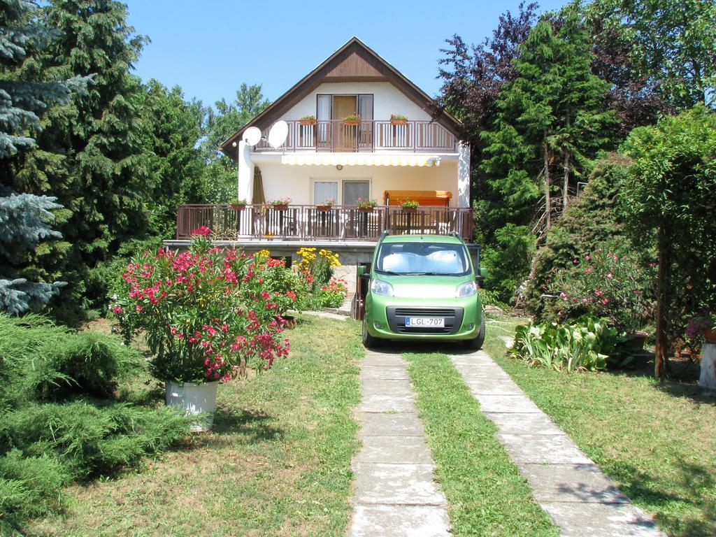 Villa Otto Nyaralo à Révfülöp Extérieur photo